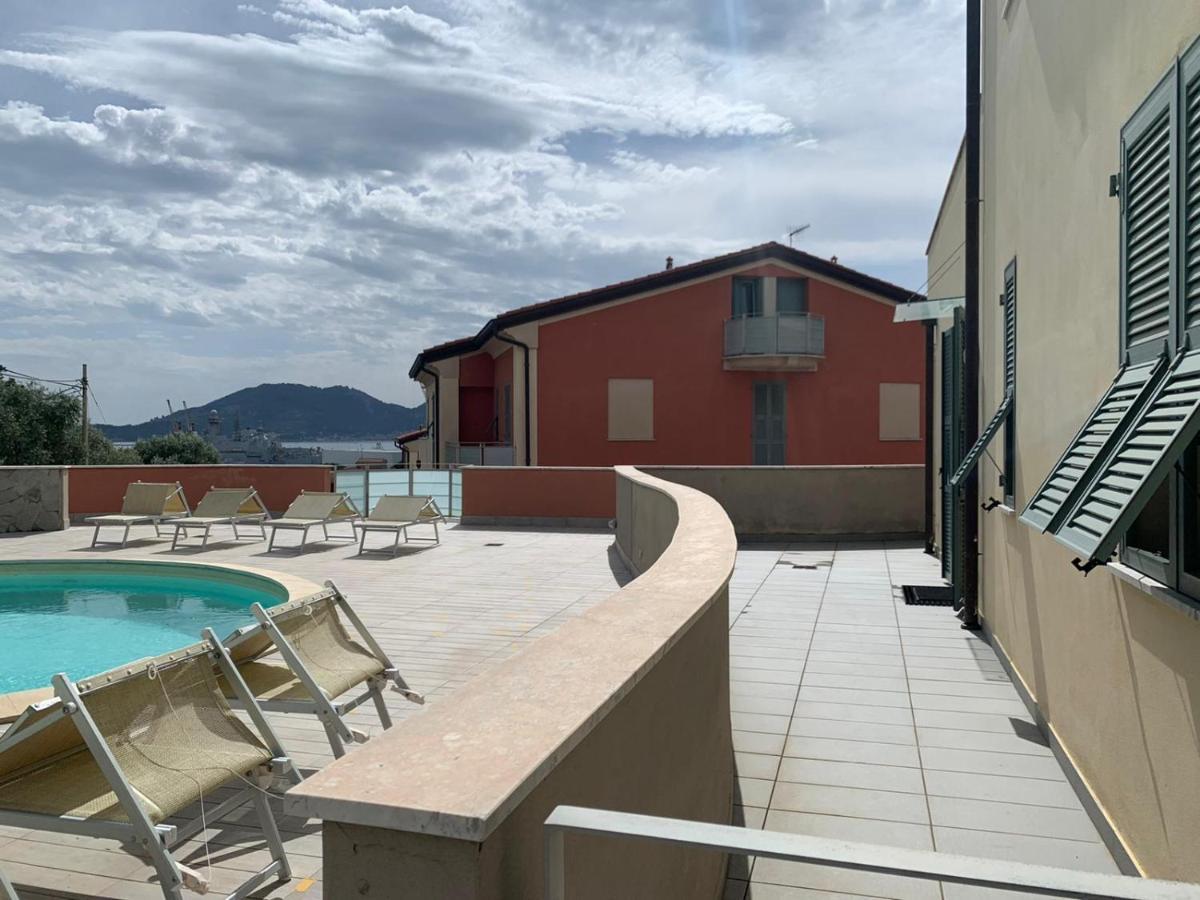 Pool House Apartment La Spezia Bagian luar foto